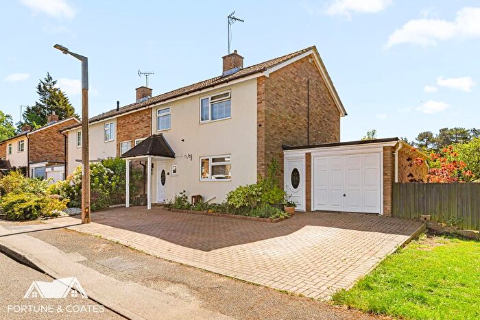 4 Bedroom Semi-detached House For Sale In Upper Park, Harlow, CM20