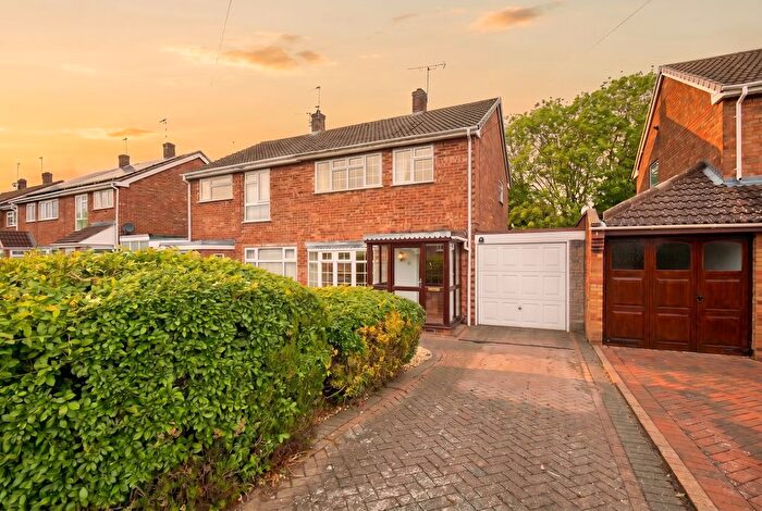 3 Bedroom Semi-Detached House For Sale In Croft Road, Atherstone, CV9