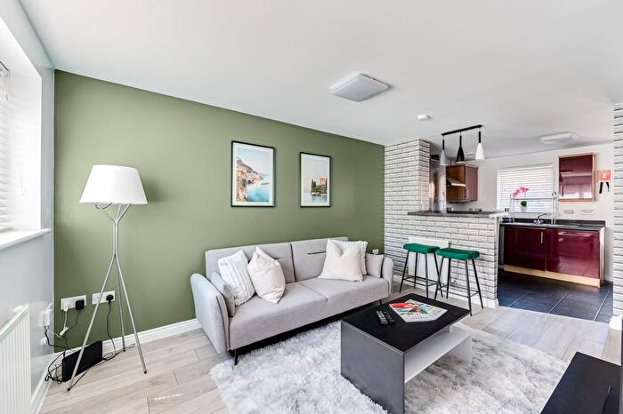 2 Bedroom Flat To Rent In Broughton Civil Parish, MK10