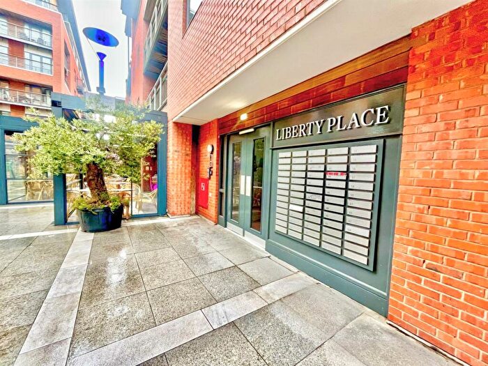 2 Bedroom Apartment To Rent In Madison Square, Liverpool, L1