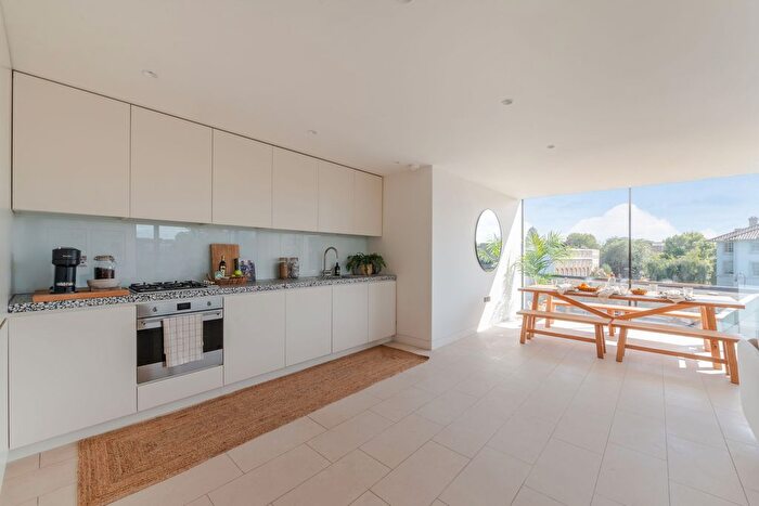 3 Bedroom Flat To Rent In Latitude House, Oval Road, Primrose Hill, London, NW1