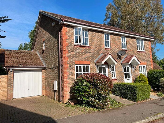 3 Bedroom Semi-Detached House For Sale In Foxbridge Drive, Hunston, Chichester, West Sussex, PO20