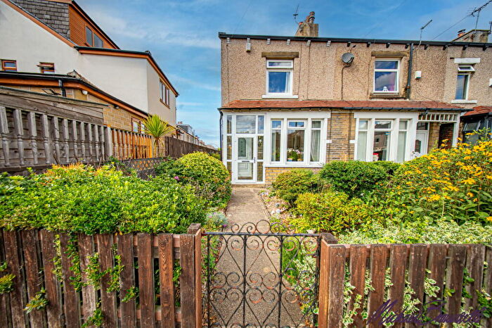 2 Bedroom End Of Terrace House For Sale In Briggs Grove, Bradford, BD6
