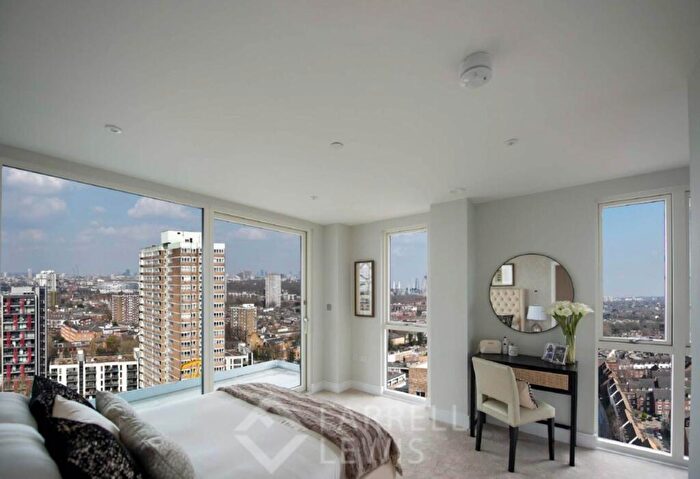 2 Bedroom Apartment To Rent In York Road, Battersea, SW11