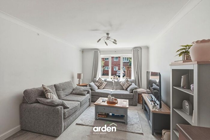 2 Bedroom Flat For Sale In Sky Court, Worcester, WR3
