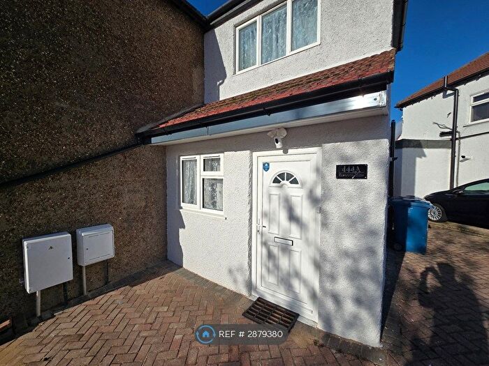 1 Bedroom Semi-detached House To Rent In Eastcote Lane, Harrow, HA2