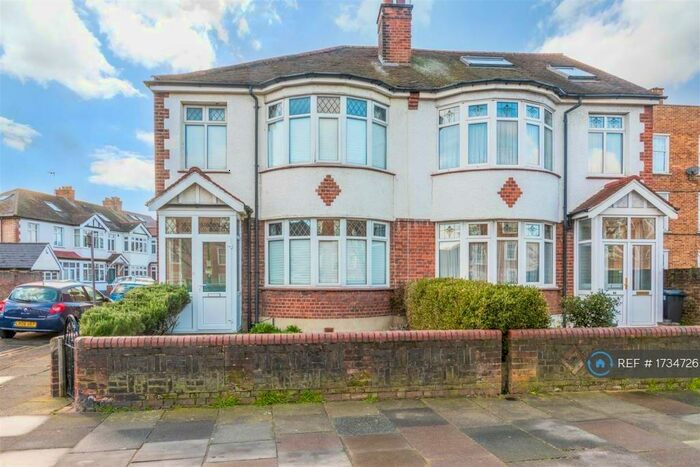 3 Bedroom Semi-Detached House To Rent In Baker Street, Enfield, EN1