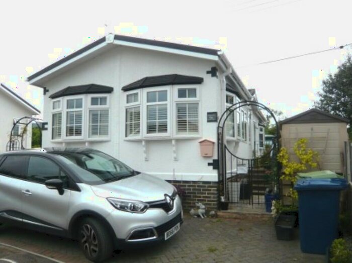 2 Bedroom Park Home For Sale In Green Lane, Little Witcombe, GL3