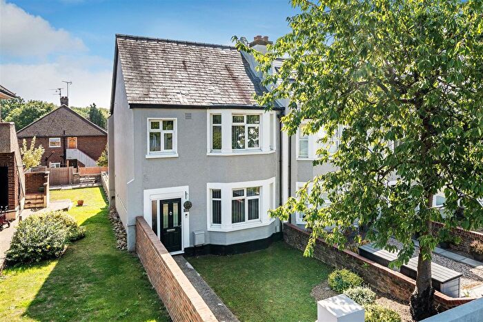 3 Bedroom Semi-Detached House For Sale In Kingston Road, Leatherhead, KT22