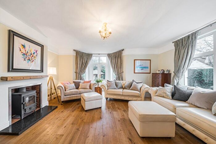 4 Bedroom Semi-Detached House To Rent In Upper Hale Road Farnham, GU9