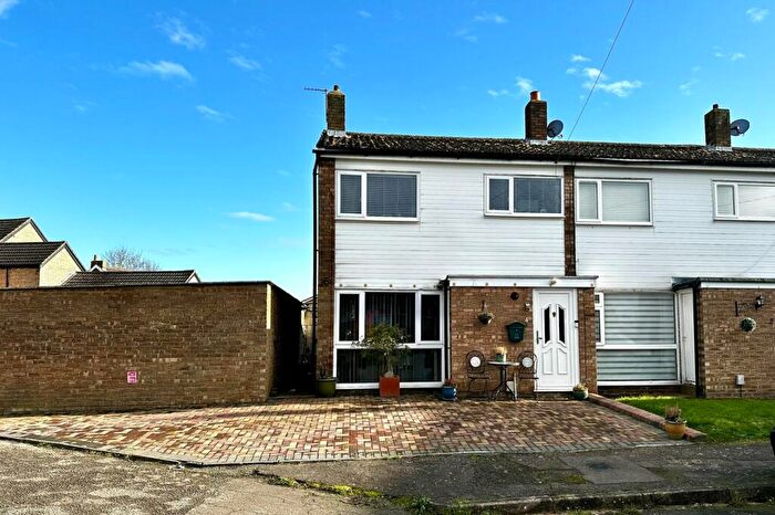 3 Bedroom End Of Terrace House For Sale In Melbourne Close, Stotfold, Hitchin, SG5