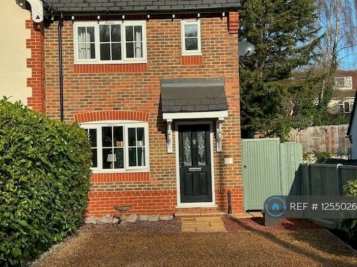2 Bedroom Semi-Detached House To Rent In Willowbank, Marlow, SL7