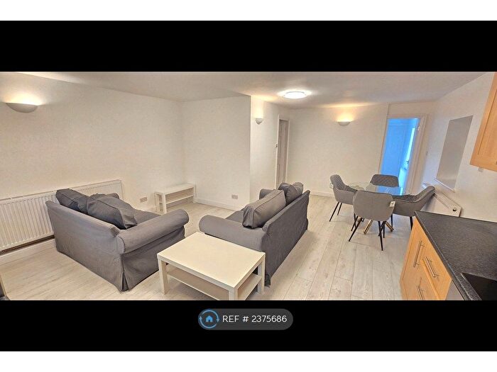 2 Bedroom Bungalow To Rent In Bennett Road, Leeds, LS6