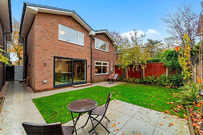 4 Bedroom Detached House For Sale In Ellesmere Road, Ellesmere Park, Monton, M30