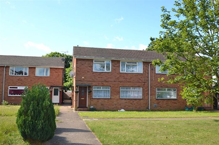 2 Bedroom Maisonette For Sale In Peninsular Close, Bedfont, TW14