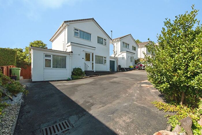 4 Bedroom Detached House For Sale In Redhills, Exeter, EX4