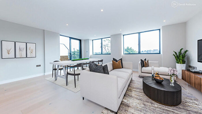 2 Bedroom Apartment To Rent In Tottenham Lane, Crouch End, London, N8