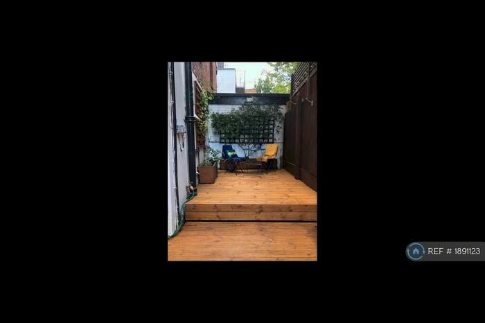 Studio To Rent In Fortune Green Road, London, NW6