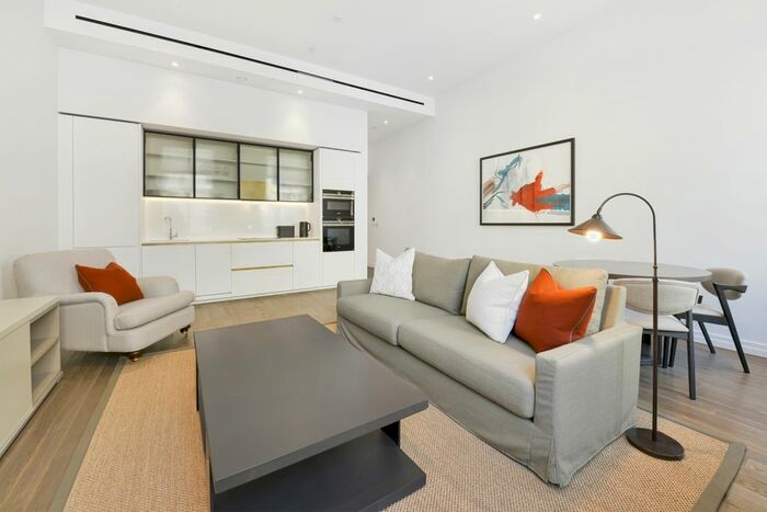 2 Bedroom Flat To Rent In Little Portland Street, London, W1W