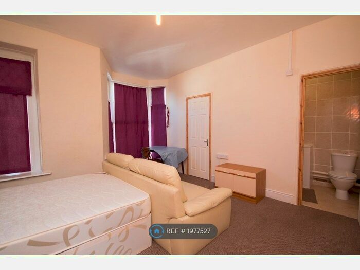 7 Bedroom Terraced House To Rent In Gwydr Crescent, Uplands, Swansea, SA2