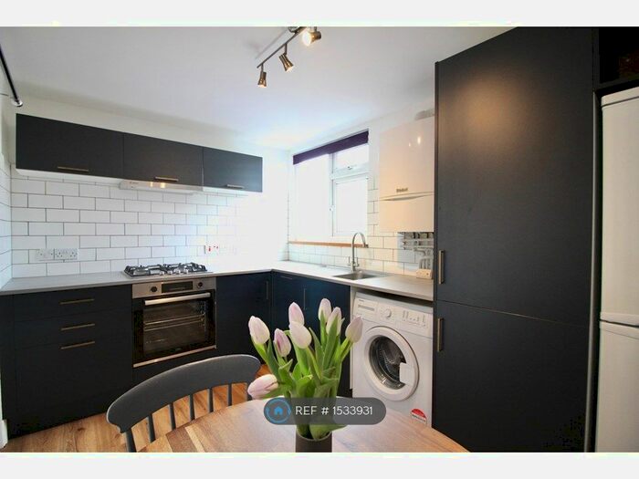 1 Bedroom Flat To Rent In Rosebery Gardens, London, N8