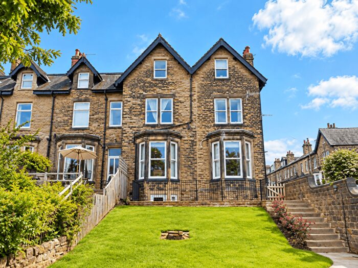 3 Bedroom Apartment To Rent In Flat, East View, Otley, LS21