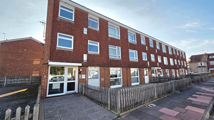 1 Bedroom Flat To Rent In Taddington Road, Eastbourne, BN22