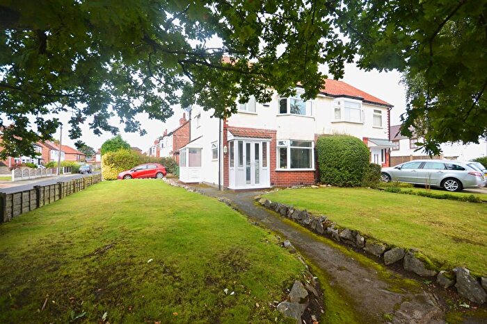 3 Bedroom Semi-Detached House To Rent In Clarendon Crescent, Sale, M33