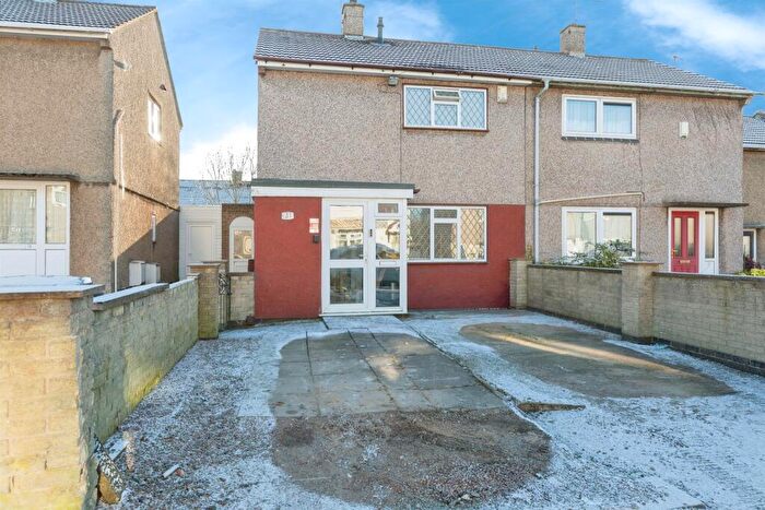 3 Bedroom Semi Detached House For Sale In Tadcaster Avenue, Leicester, LE2