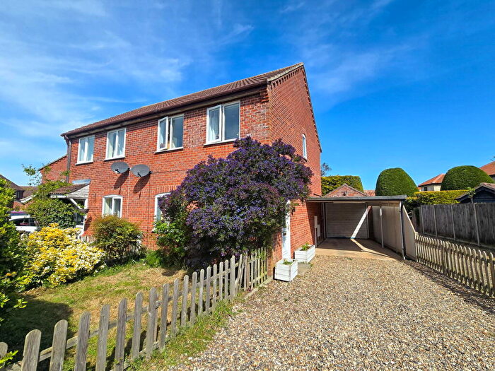 3 Bedroom Semi-Detached House For Sale In Ferguson Way, Attleborough, NR17