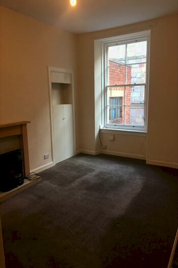 2 Bedroom Flat To Rent In Lorne Place, Edinburgh, EH6
