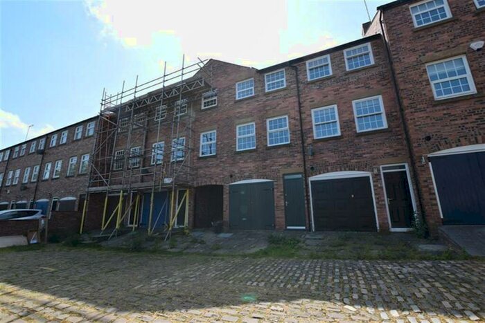 3 Bedroom Terraced House To Rent In St. Georges Street, Macclesfield, SK11