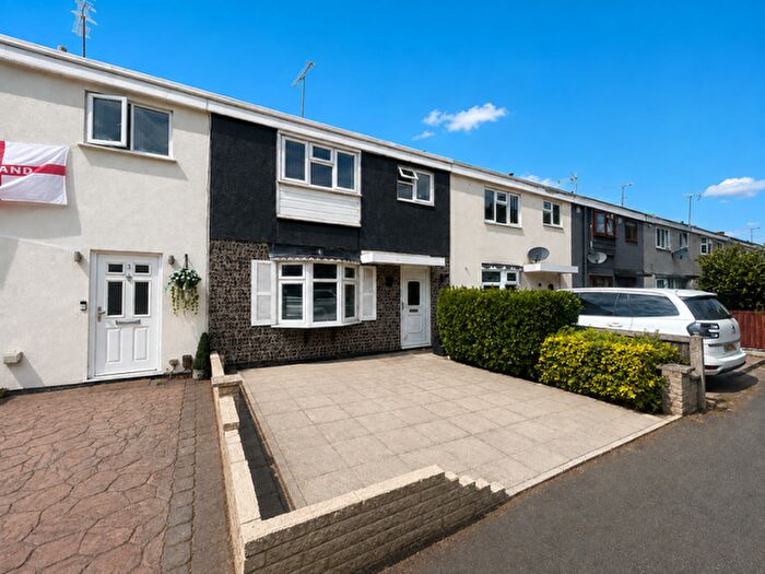 3 Bedroom Property To Rent In Neville Shaw, Basildon, SS14