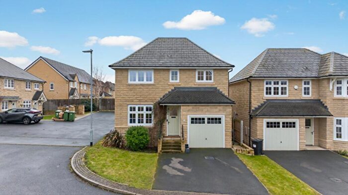 4 Bedroom Detached House For Sale In Riverside View, Horsforth, Leeds, West Yorkshire, LS18