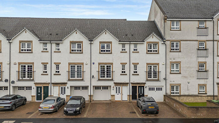 4 Bedroom Town House For Sale In Parklands Oval, Crookston, G53