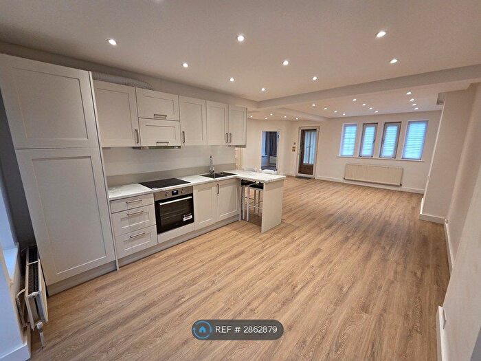 3 Bedroom Maisonette To Rent In Lyttelton Road, London, N2