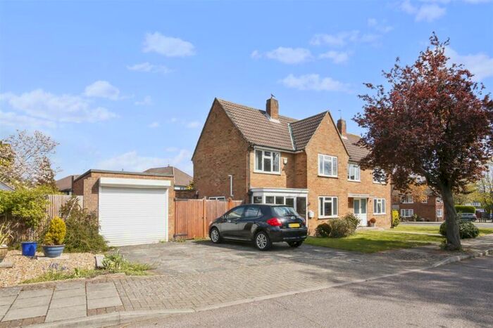 3 Bedroom Semi-Detached House To Rent In Woodley Road, Orpington, BR6
