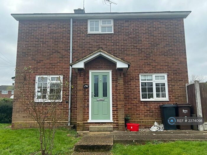 2 Bedroom End Of Terrace House To Rent In Willingale Close, Brentwood, CM13