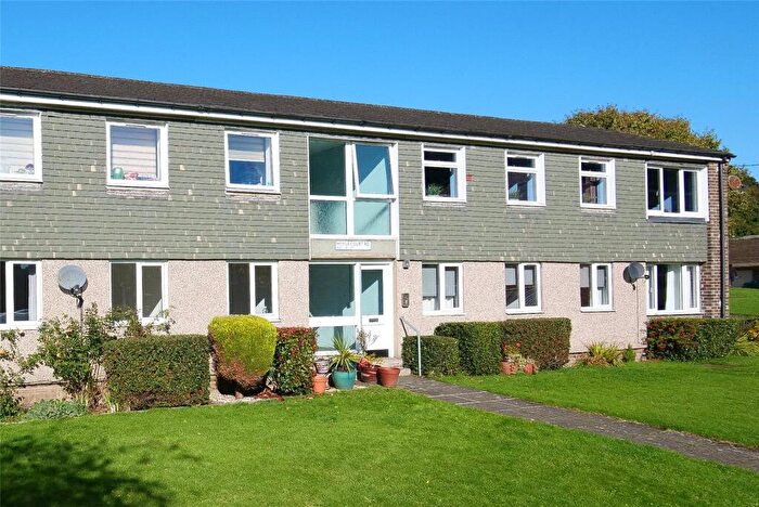 2 Bedroom Flat For Sale In Hoyle Court Road, Baildon, Shipley, West Yorkshire, BD17