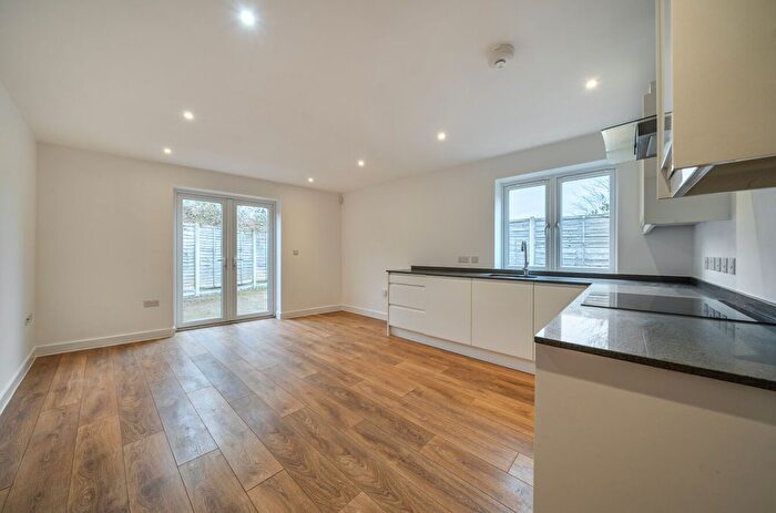 2 Bedroom Bungalow For Sale In C Green Lane, New Eltham, SE9