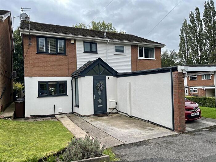 3 Bedroom Semi Detached House For Sale In Clough Fold Road, Hyde, SK14