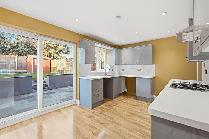 5 Bedroom Town House For Sale In Butterys, Thorpe Bay, SS1