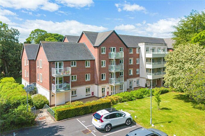 2 Bedroom Apartment For Sale In Bath Road, Devizes, Wiltshire, SN10