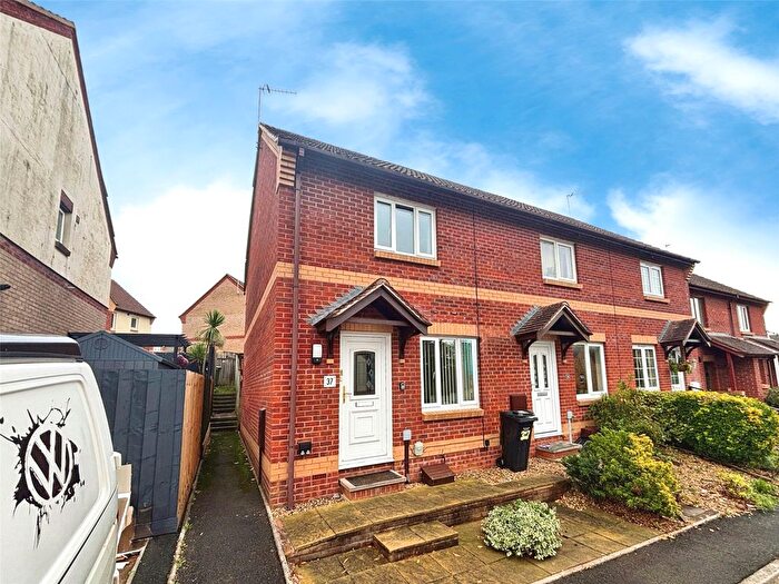 2 Bedroom End Of Terrace House For Sale In Wordsworth Close, Exmouth, Devon, EX8