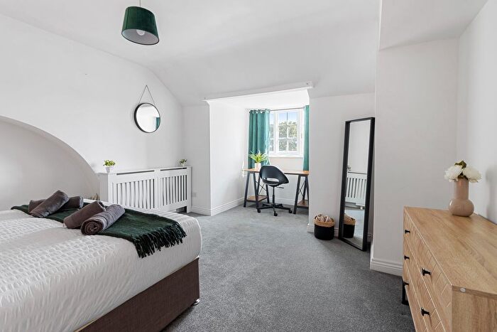 2 Bedroom Flat To Rent In Fore Street, Heavitree, Exeter, EX1