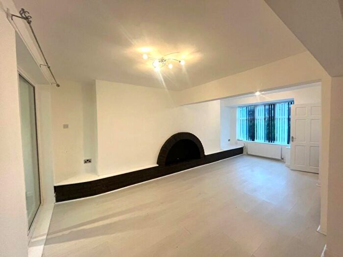 2 Bedroom End Of Terrace House To Rent In Brookfield Avenue, Bredbury, SK6