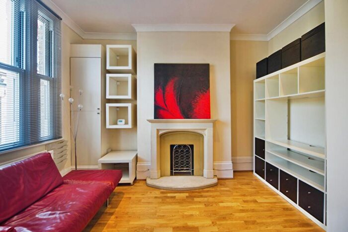 1 Bedroom Flat For Sale In Ariel Road, London, NW6