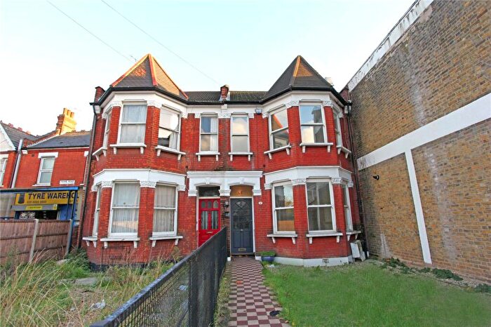 3 Bedroom Terraced House For Sale In Westbury Avenue, London, N22