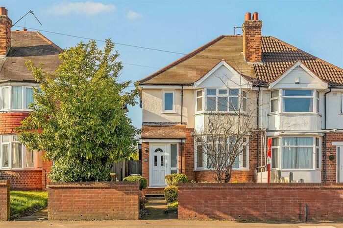 3 Bedroom Semi-Detached House To Rent In Lode Lane, Solihull, B91