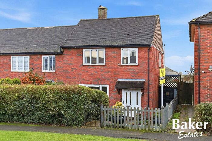 3 Bedroom End Of Terrace House For Sale In North Close, Chigwell, Essex, IG7